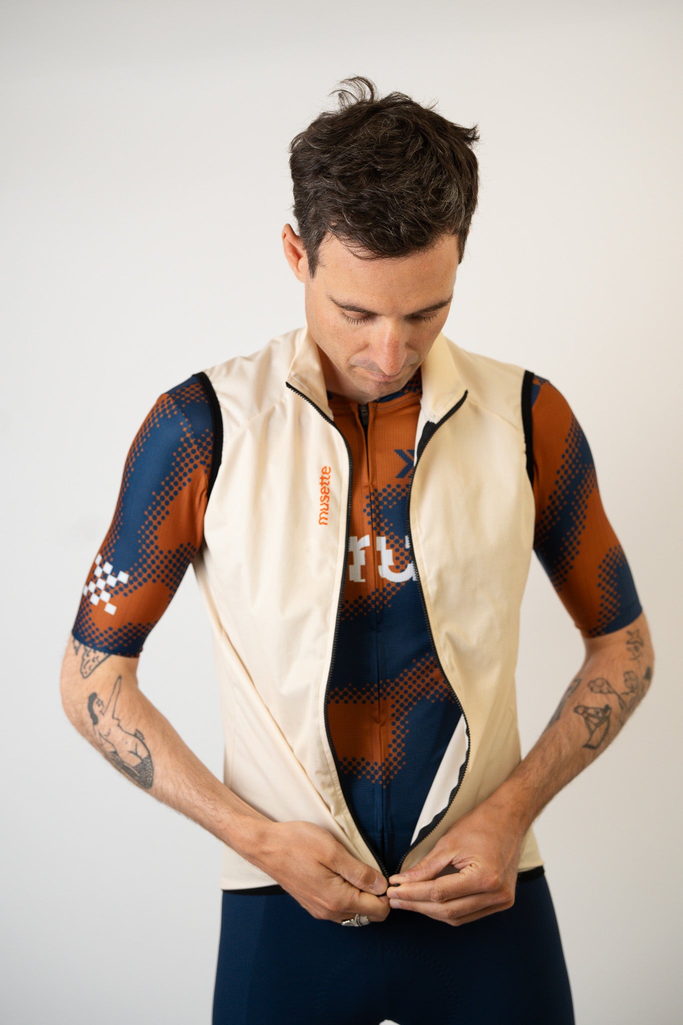MEN's brut gilet butter