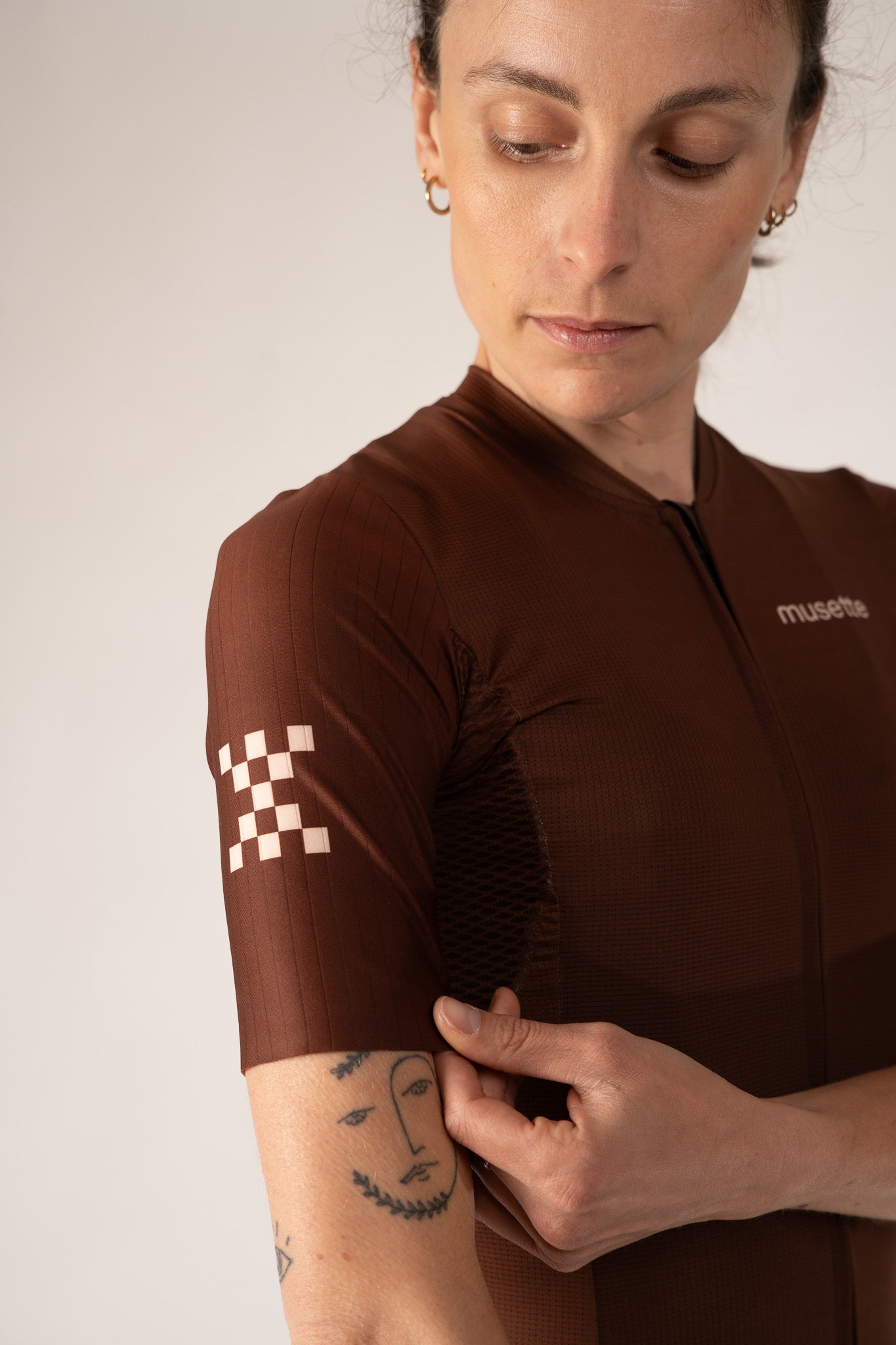 WOMEN's brown jersey